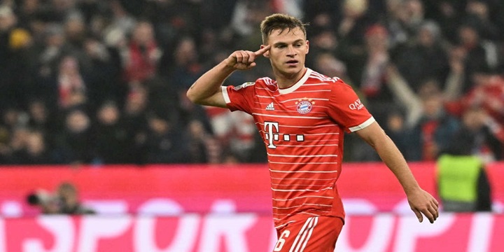 ??i tuy?n ??c có ??i ng? phòng ng? v?ng ch?c - n?i b?t v?i c?u th? Kimmich