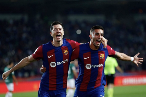 Barcelona đè bẹp Sevilla 5-1: Lewandowski tỏa sáng, Barca vững vàng ngôi đầu La Liga