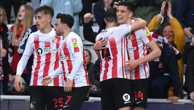 Ngoại hạng Anh – Sunderland trở lại ngoạn mục & Cuộc đua kịch tính
