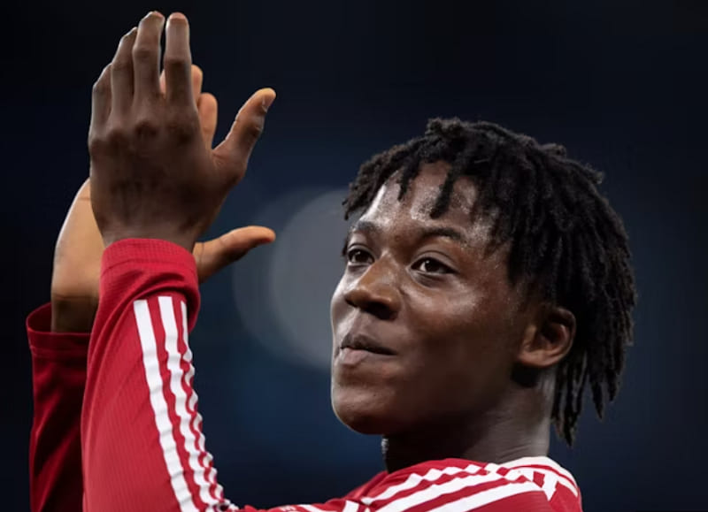 Man United “hy sinh” Mainoo giá 55 triệu bảng để cứu vãn tài chính?